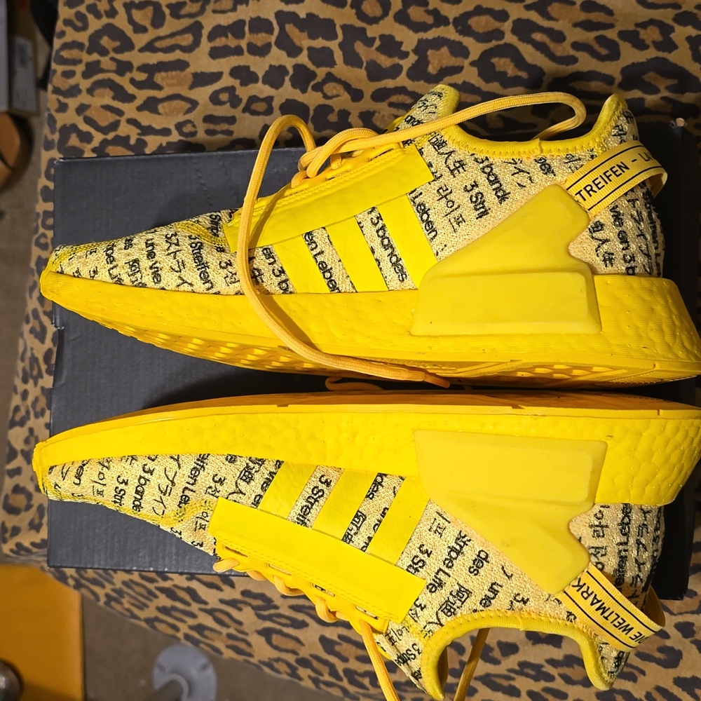 Sneakers - Picture 5 of 5